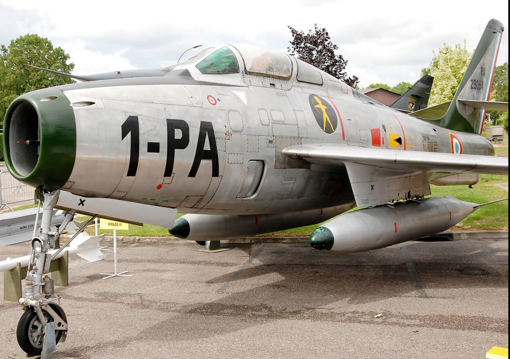 F-84F Thunderstreak 1-PA of the French Air Force, 29094, on display at St Dizier-Robinson, France. Originally built as S/N 52-8927. F-84F Thunderstreak 1-PA of the French Air Force, 29094, on display at St Dizier-Robinson, France. Originally built as S/N 52-8927.